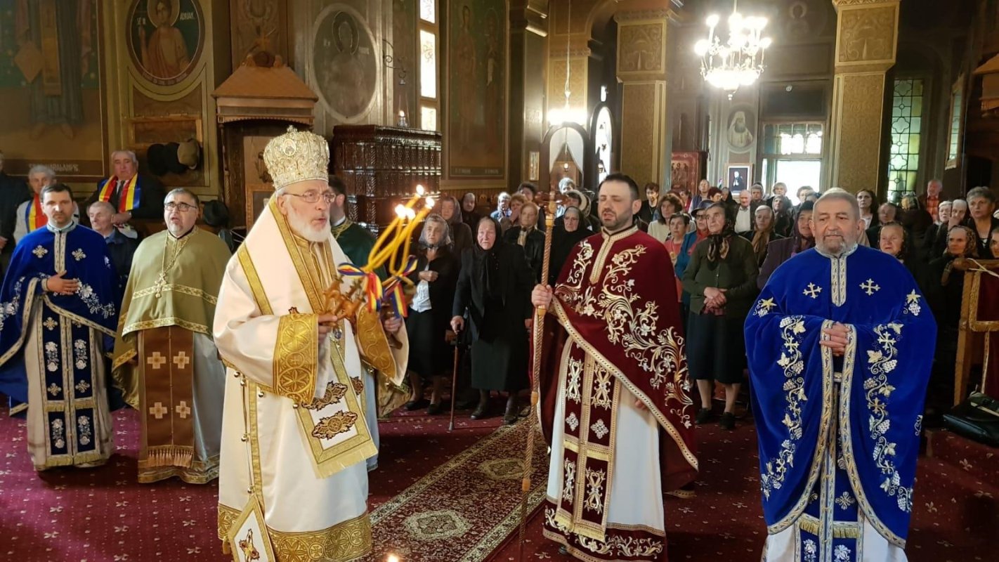 Liturghii arhierești și pomeniri ale eroilor 118127