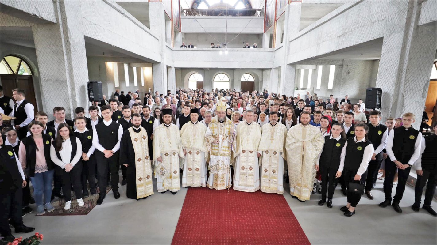 Slujiri arhierești la praznicul Înălțării Domnului 118155