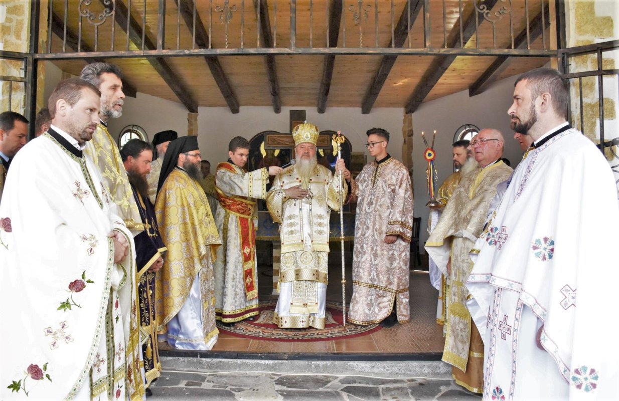 Slujiri arhierești la praznicul Înălțării Domnului 118163