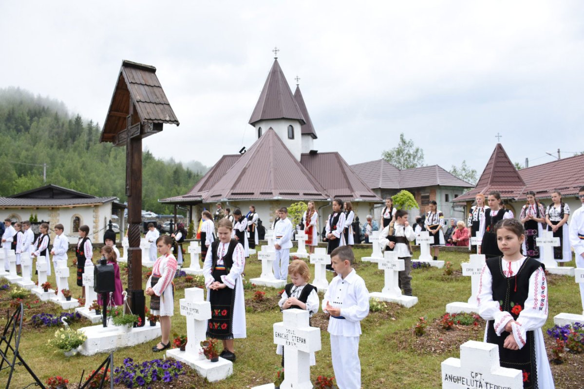 Slujiri arhierești la praznicul Înălțării Domnului 118164