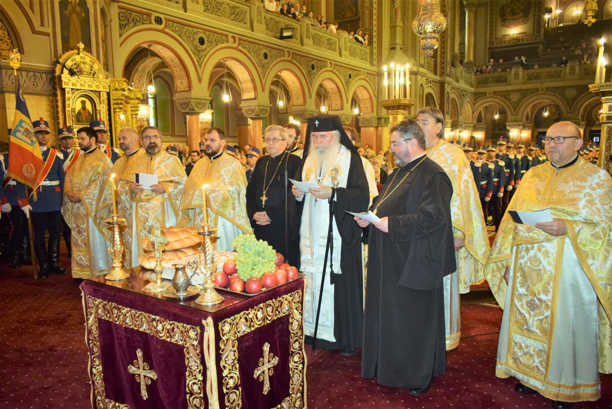 Slujiri arhierești la praznicul Înălțării Domnului 118166