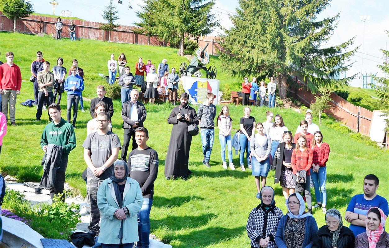 Întâlnirea tinerilor ortodocși din Episcopia Devei și Hunedoarei 118371