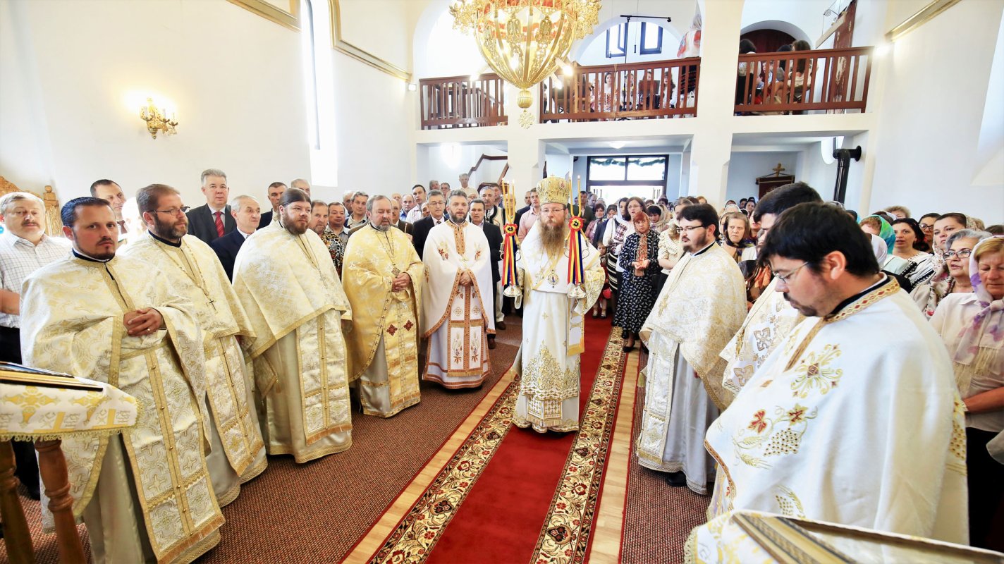 Slujiri arhierești în Duminica a șaptea după Paști 118367