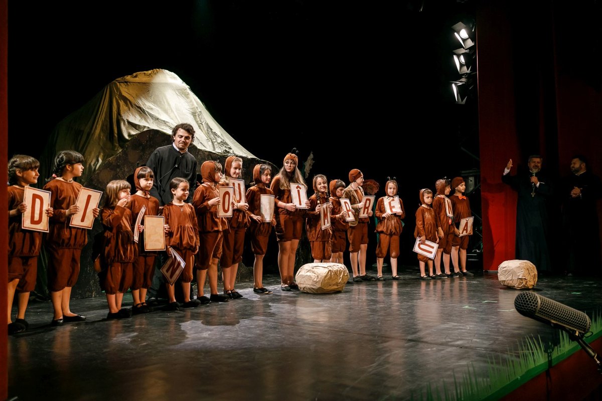 Teatru pentru copii la „Sfântul Nicolae”-Dintr-o zi 118383