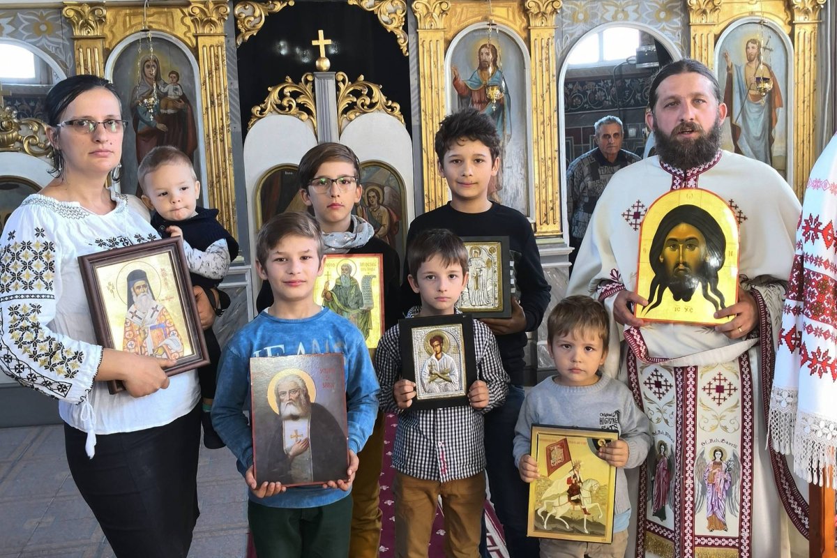 Moștenirea creștină a satului  și oameni care schimbă lumea 118415