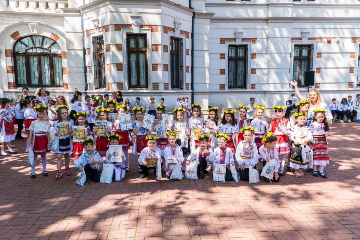 Serbare de sfârşit de an la Seminarul „Sfântul Andrei” din Galaţi 118544