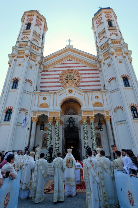Patriarhul României a sfințit Biserica „Sfântul Spiridon” Nou 118772