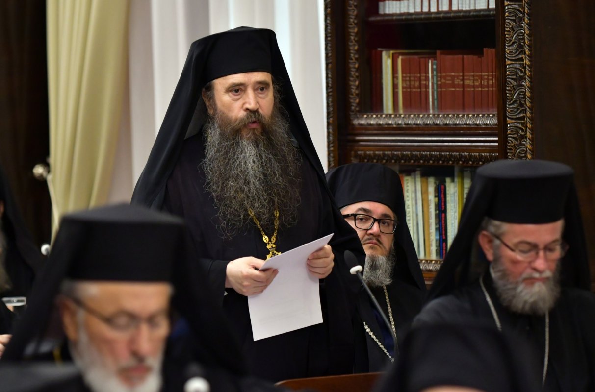 Sfântul Sinod s-a întrunit în şedinţă de lucru 118983