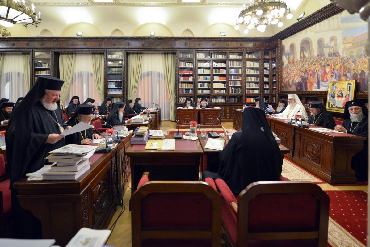 Sfântul Sinod s-a întrunit în şedinţă de lucru 118992