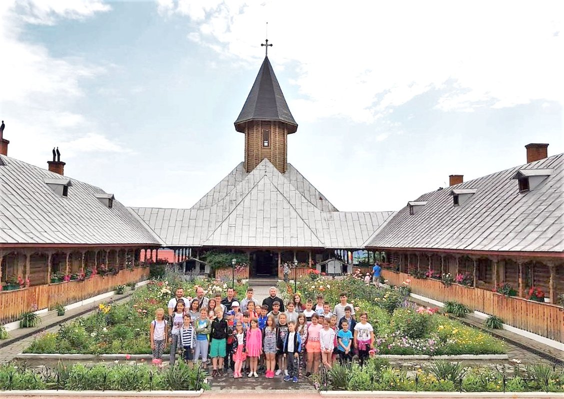 Premii pentru elevii merituoși, oferite de Parohia Timișoara-Viile Fabric 119221