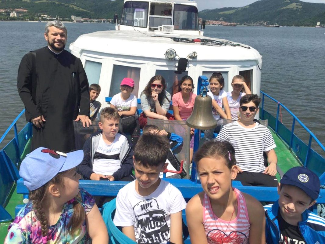 Premii pentru elevii merituoși, oferite de Parohia Timișoara-Viile Fabric 119222