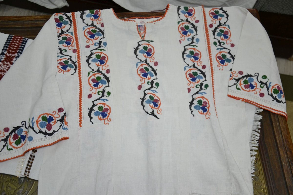 Cămașa cu altiță, un bun cultural unic 119295