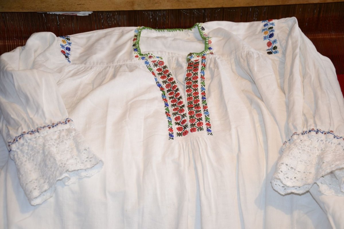 Cămașa cu altiță, un bun cultural unic 119297