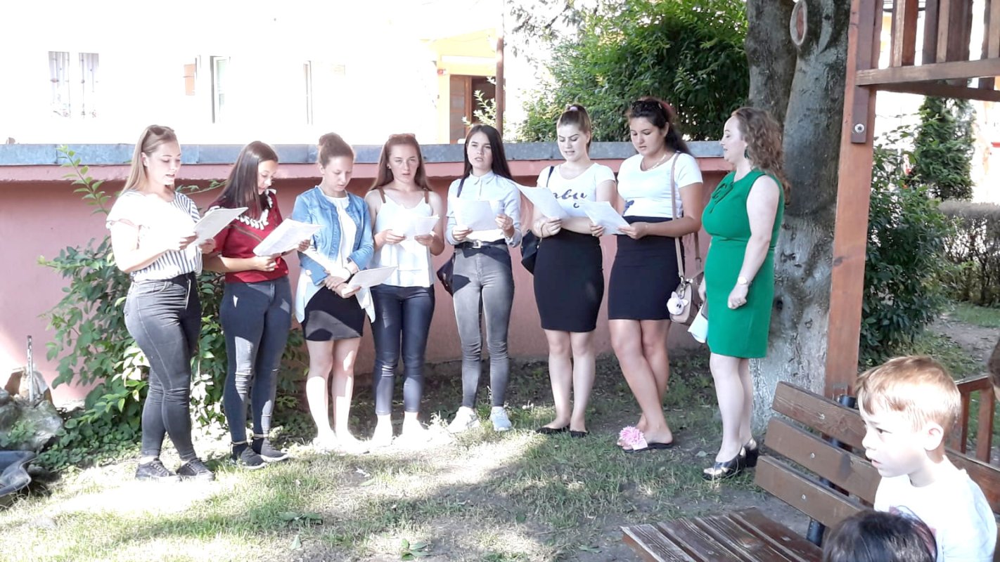 Elevi sibieni, parteneri în ajutorarea copiilor de la „Prichindelul” 119349