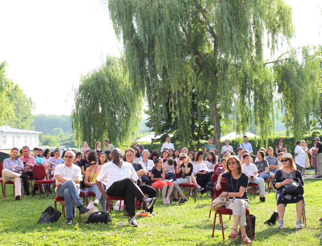 Oaspeţi de seamă la Seminarul Teologic „Sfântul Grigorie Teologul” 119332