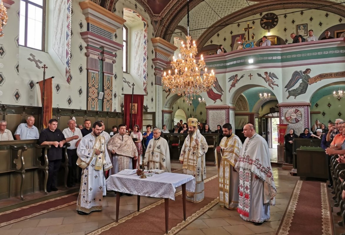 Hram la parohia românească Satul Nou din Serbia 119420