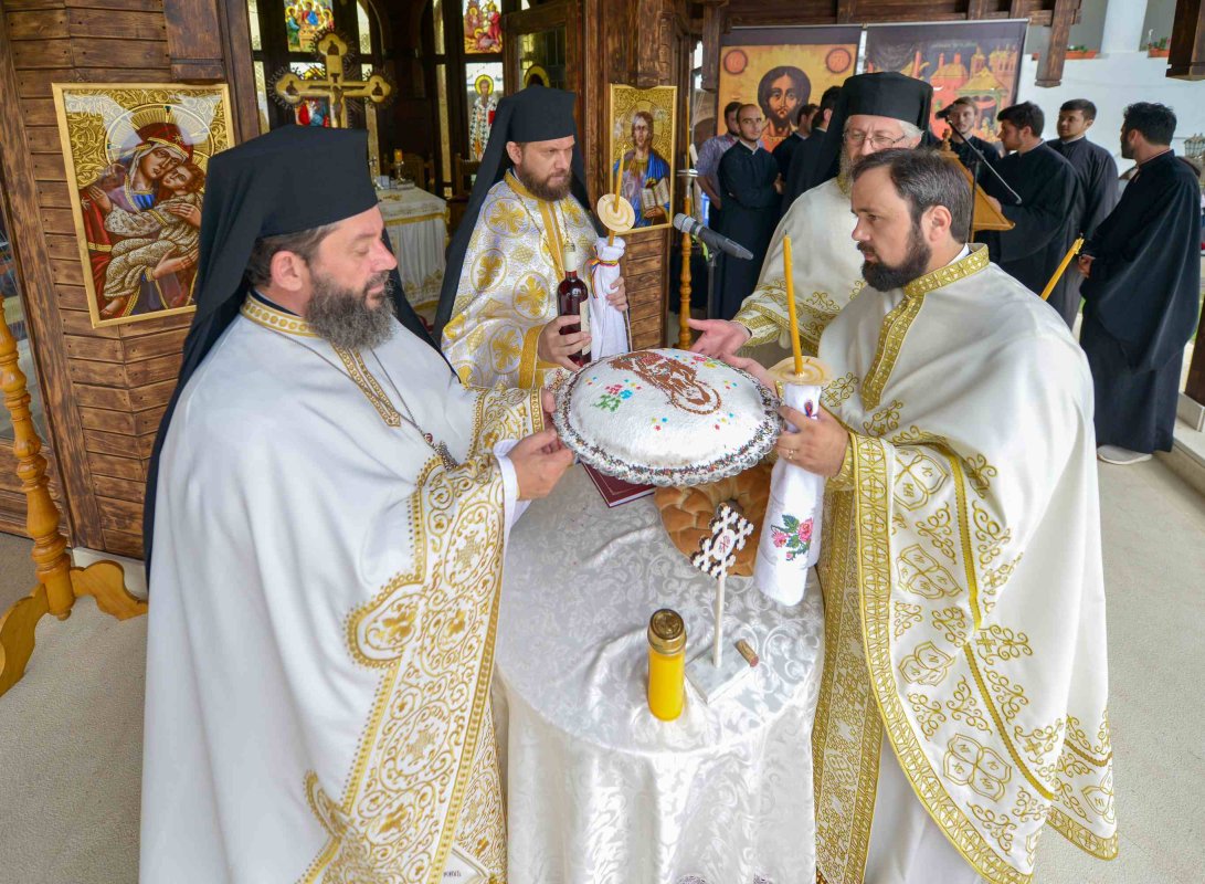 Hramul Mănăstirii Plumbuita din Capitală 119374