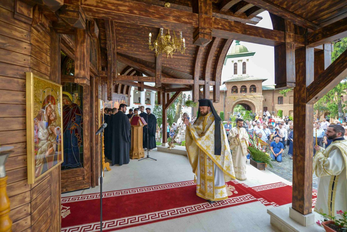 Hramul Mănăstirii Plumbuita din Capitală 119381