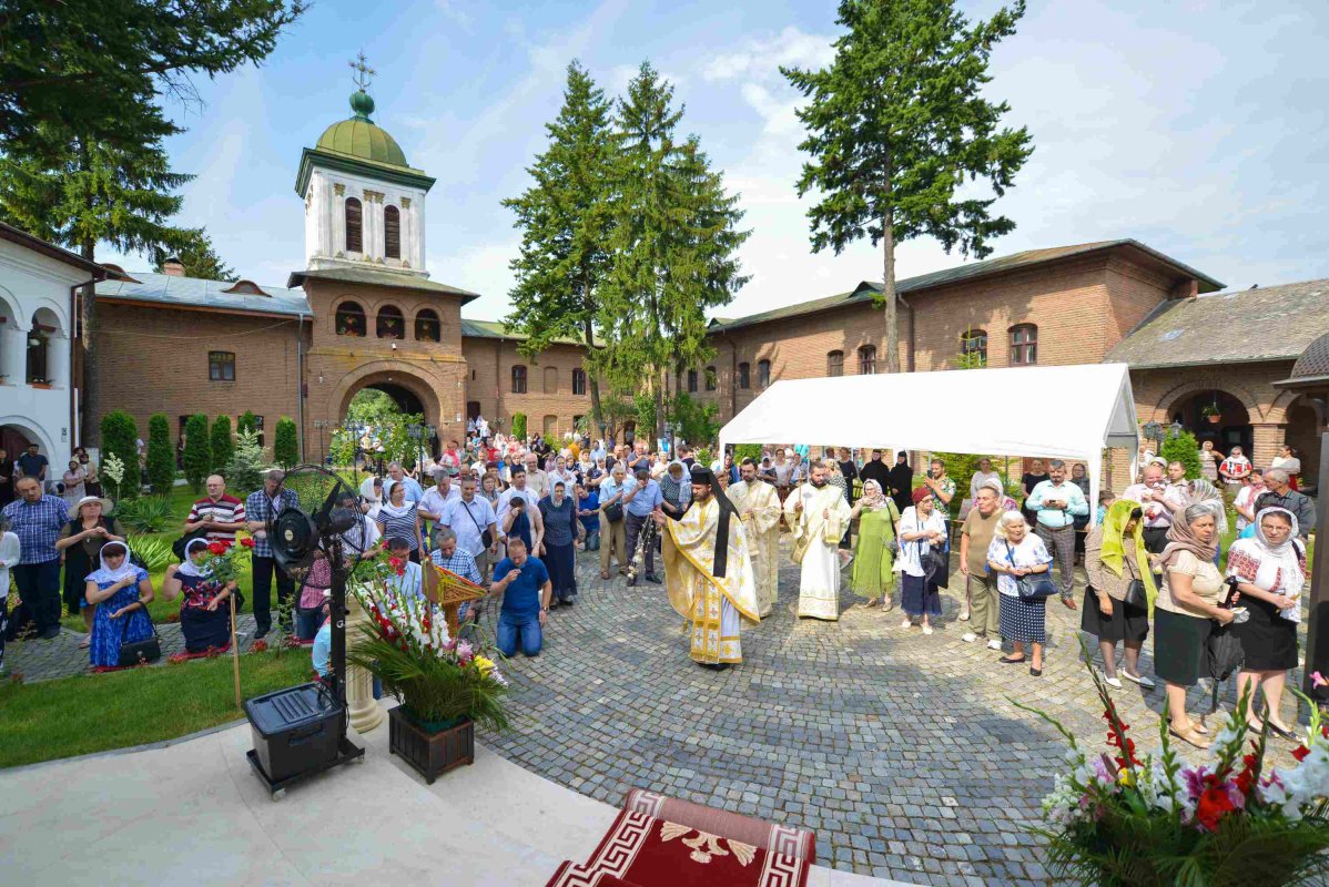 Hramul Mănăstirii Plumbuita din Capitală 119382