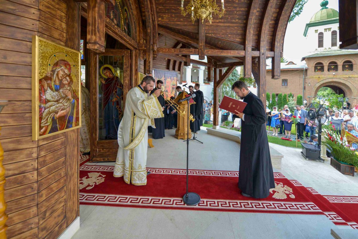 Hramul Mănăstirii Plumbuita din Capitală 119385