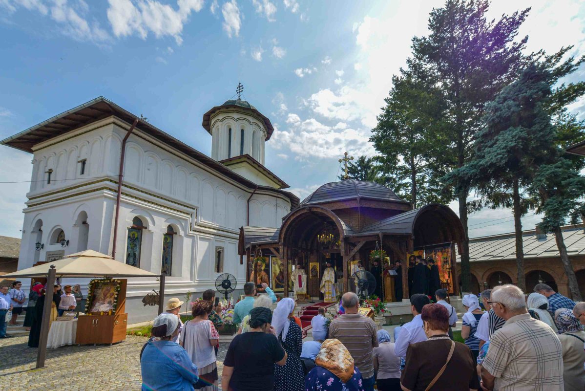 Hramul Mănăstirii Plumbuita din Capitală 119388