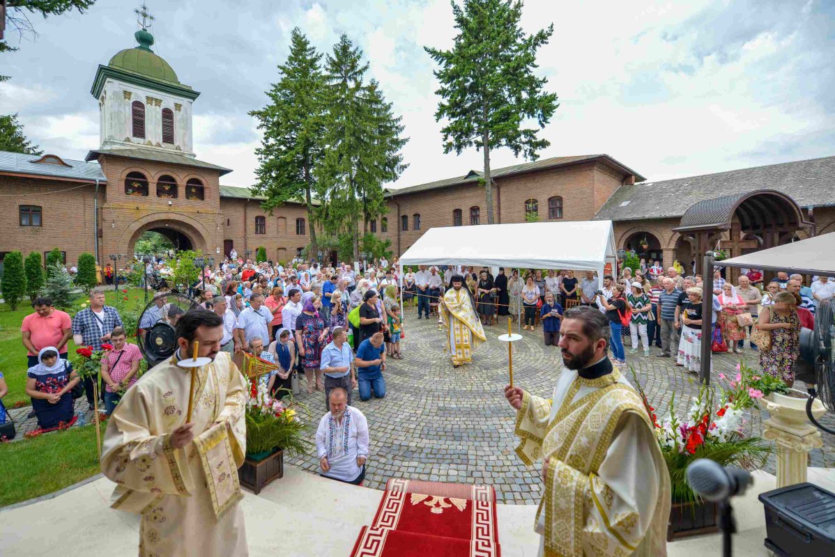 Hramul Mănăstirii Plumbuita din Capitală 119389