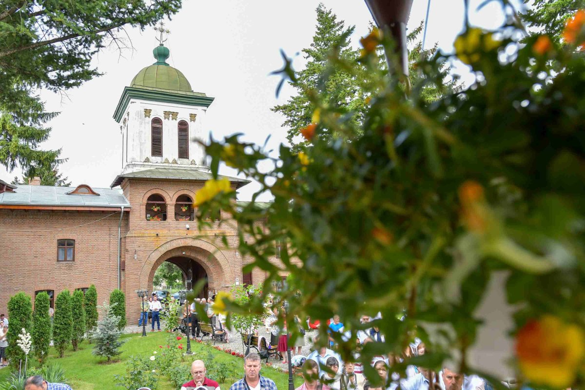 Hramul Mănăstirii Plumbuita din Capitală 119397