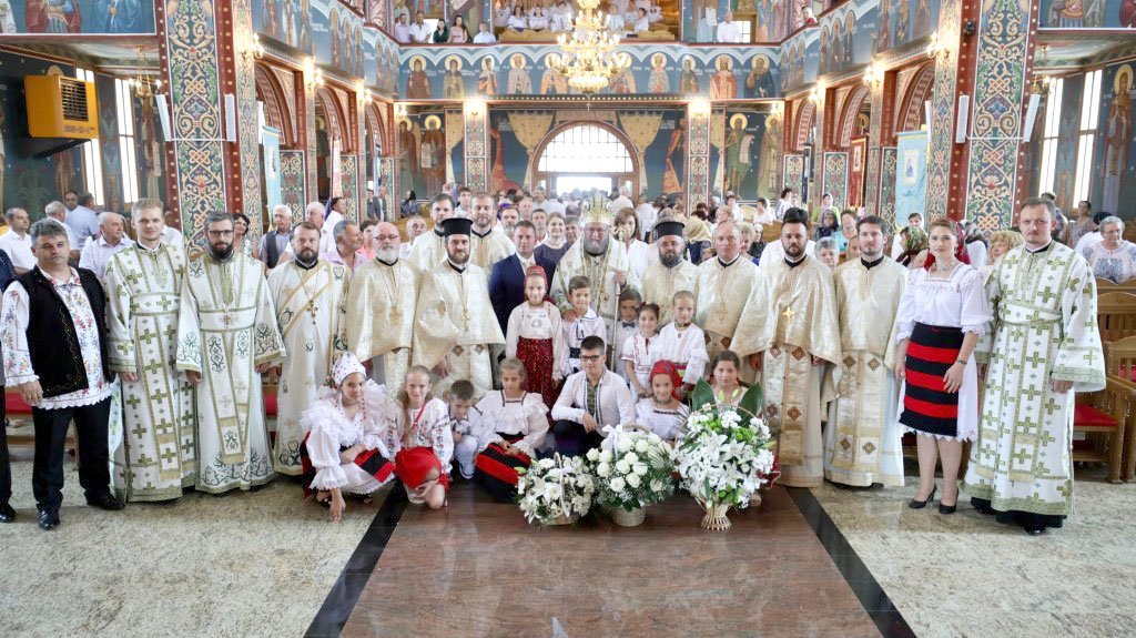 Slujiri arhierești în Duminica Tuturor Sfinților 119453