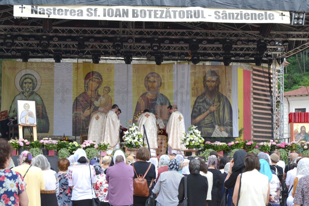 Sfântul Ioan Botezătorul sărbătorit la Piatra Neamţ 119590