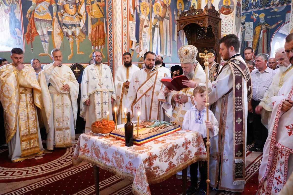 Slujiri arhierești de Nașterea Botezătorului Ioan 119528