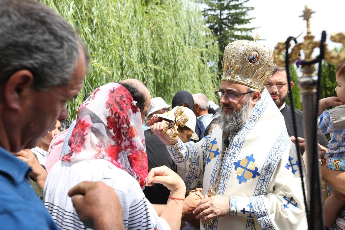 Slujiri arhierești de Nașterea Botezătorului Ioan 119529