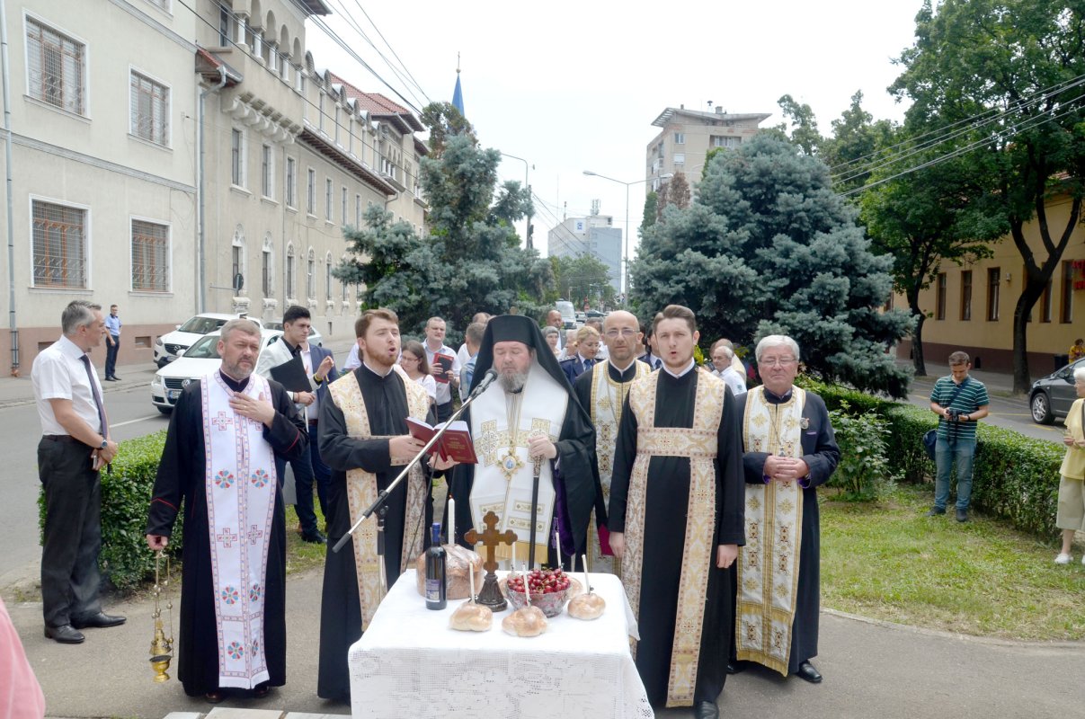 Slujiri arhierești la sărbătoarea Nașterii Sfântului Ioan Botezătorul 119564
