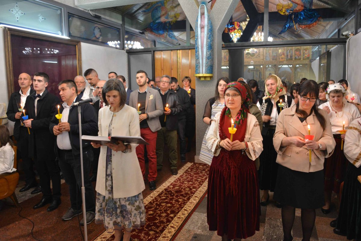 Bucuria regăsirii românilor din Pino Torinese 119614