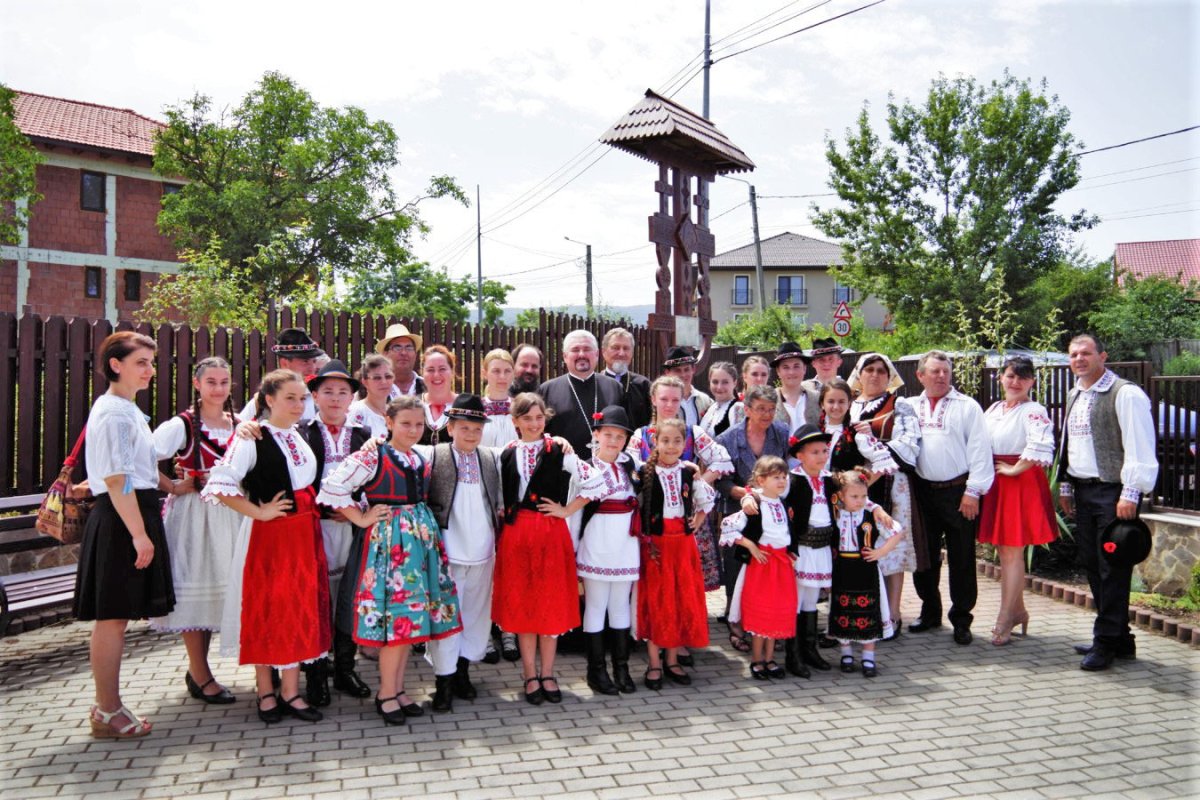 Sărbătoarea Nașterii Sfântului Ioan Botezătorul și a portului românesc în parohii 119651