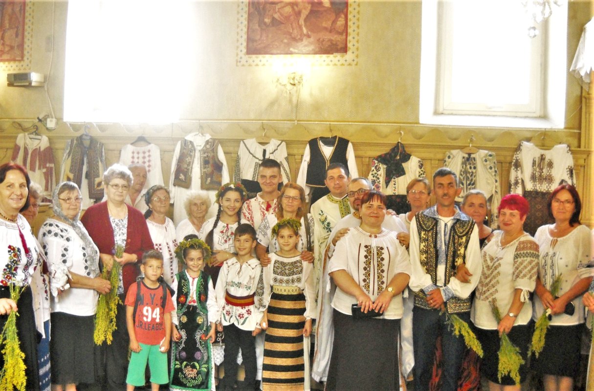 Sărbătoarea Nașterii Sfântului Ioan Botezătorul și a portului românesc în parohii 119652