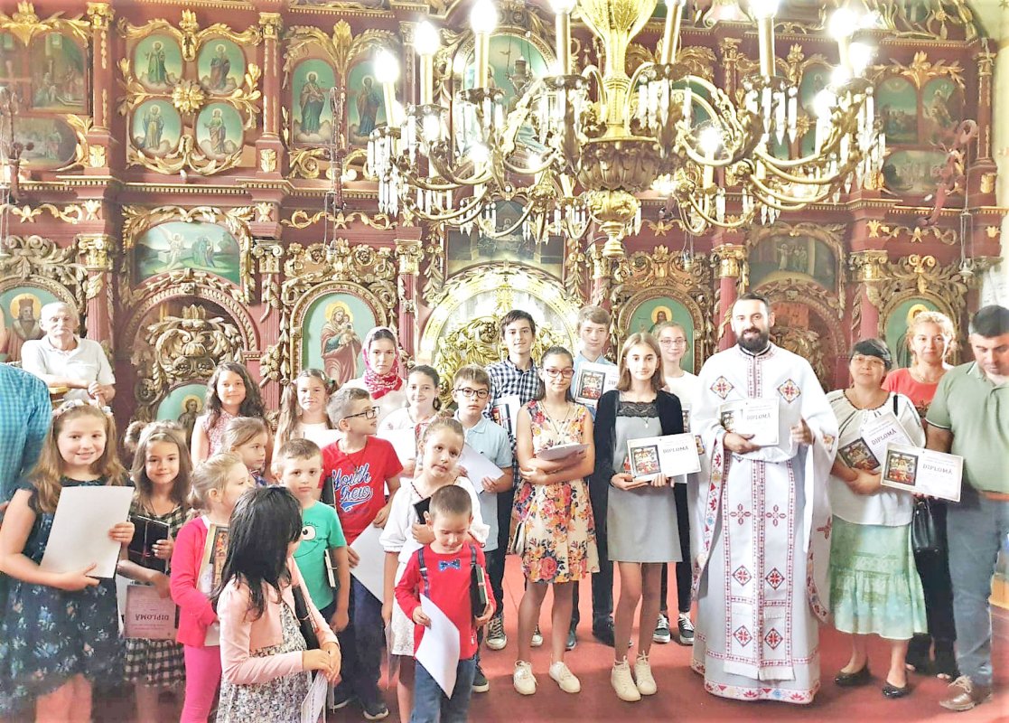 Tabăra de pictură pe sticlă „Icoana în suflet de copil”, la Parohia Șag, Timiș 119639