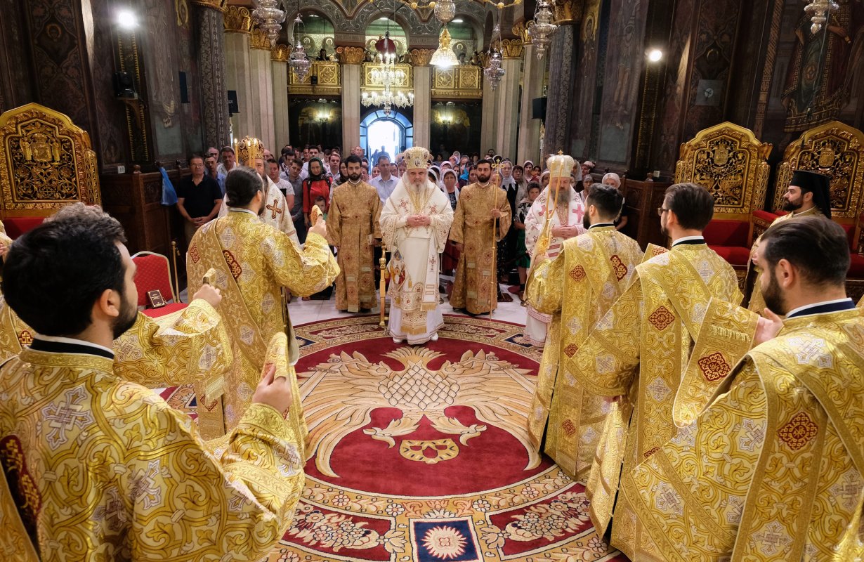  Sfinții Apostoli Petru și Pavel, sărbătoriți la Catedrala Patriarhală 119875