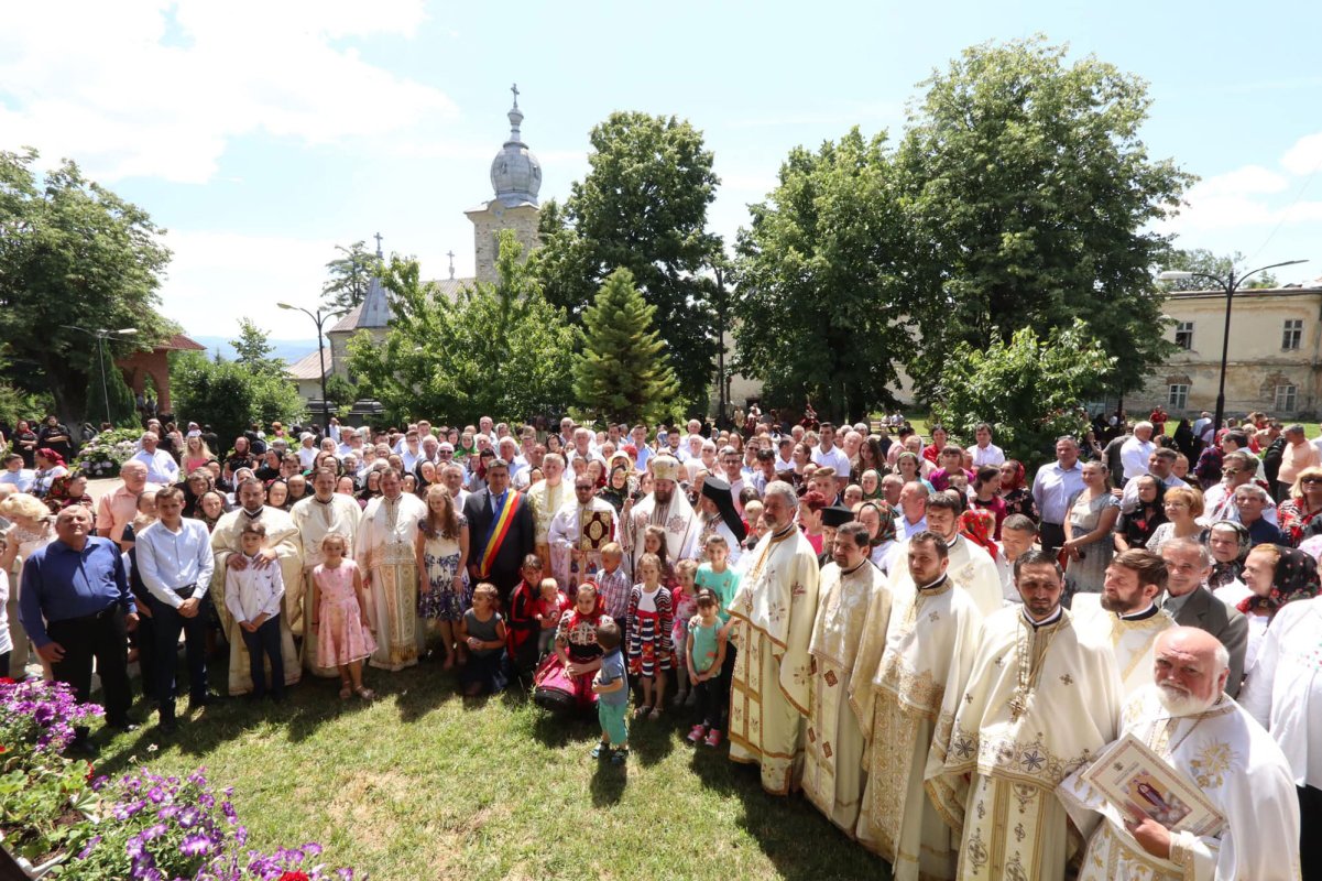 Slujiri arhierești la sărbătoarea Sfinților Apostoli Petru și Pavel 119918
