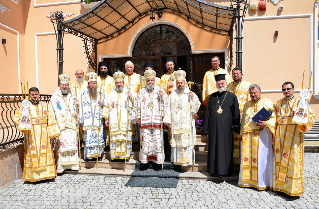 Slujiri arhierești la sărbătoarea Sfinților Apostoli Petru și Pavel 119920