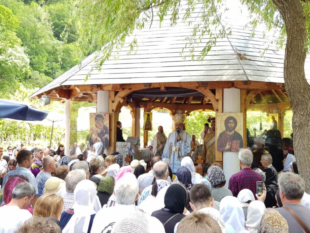 Slujiri arhierești la sărbătoarea Sfinților Apostoli Petru și Pavel 119922