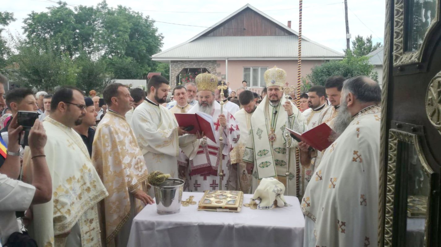 Binecuvântări arhiereşti în două eparhii ale Moldovei 120080
