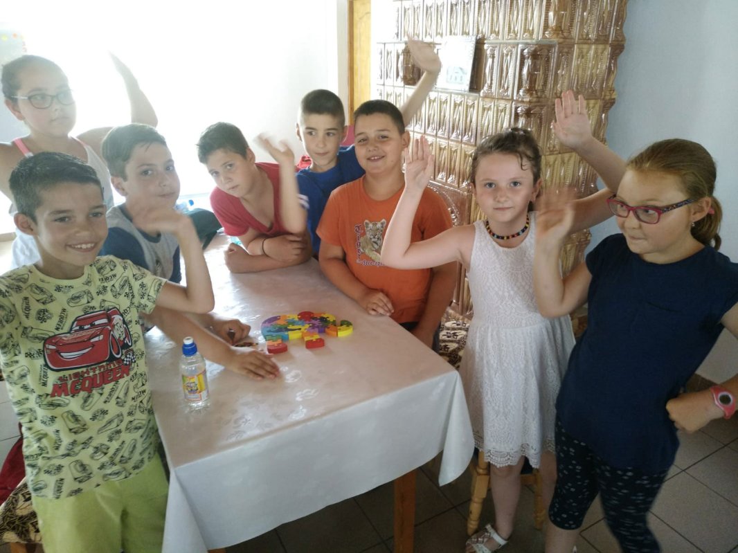 „Pe uliţa copilăriei”, în Parohia Chintinici 120093