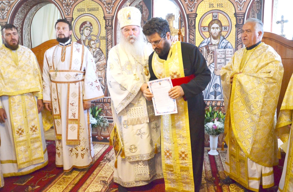 Slujiri arhierești în Duminica a doua după Rusalii, a Sfinților Români 120055