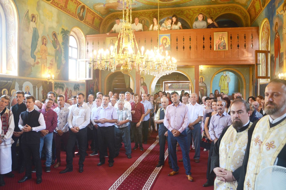 Slujiri arhierești în Duminica a doua după Rusalii, a Sfinților Români 120068