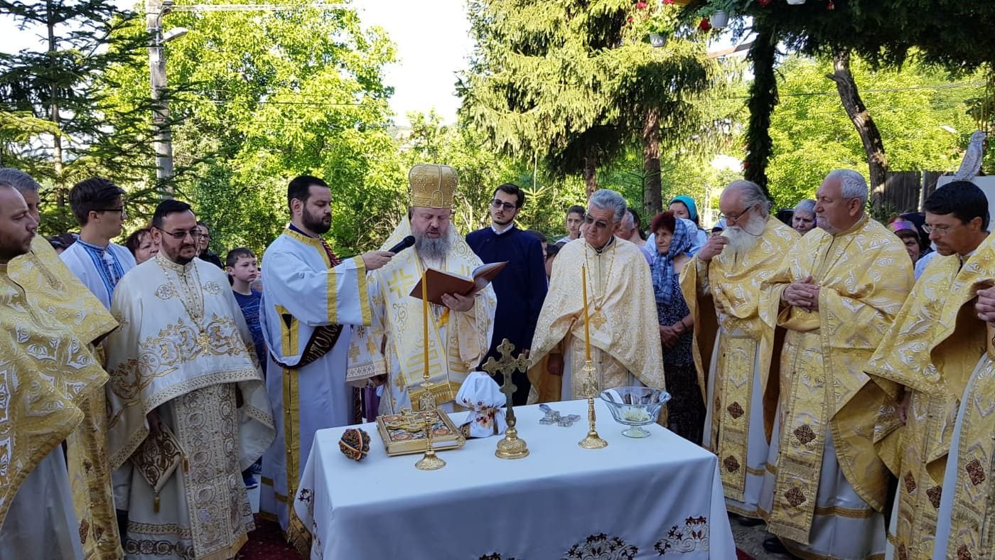 Binecuvântări arhierești în parohii din Prahova 120106