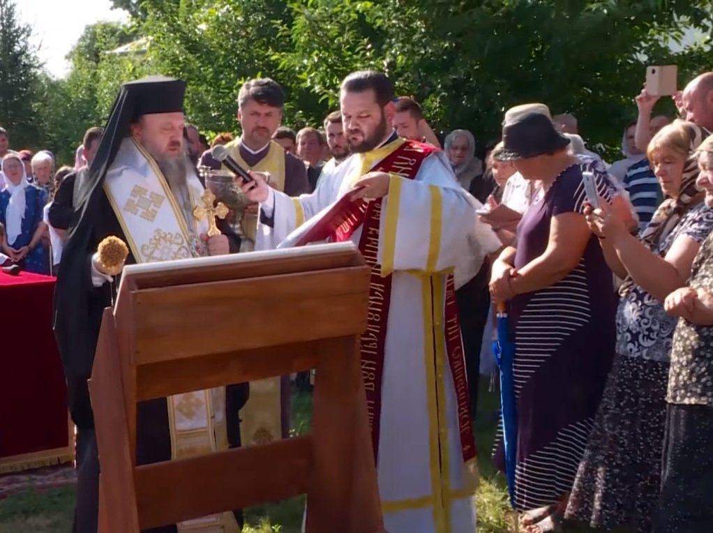 Binecuvântări arhierești în parohii din Prahova 120107