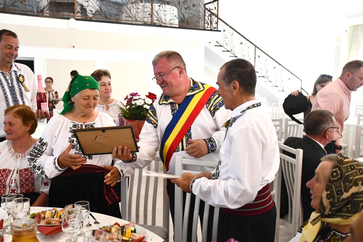 Emoţie, bucurie şi tradiţie în comuna Cornu Luncii 120283