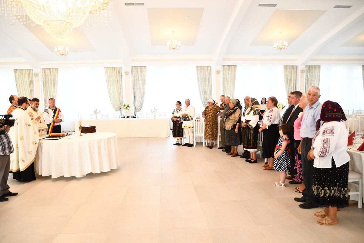 Emoţie, bucurie şi tradiţie în comuna Cornu Luncii 120284