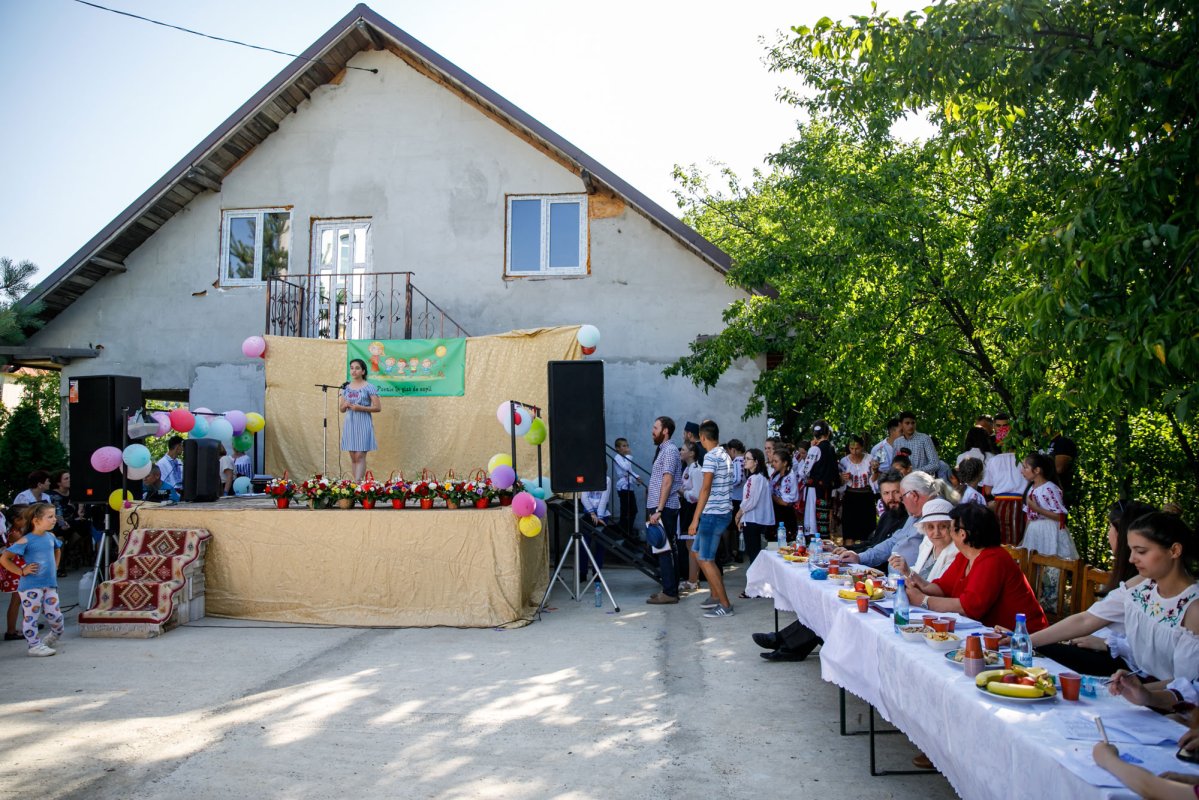 Festivalul-concurs „Poezie în glas de copil” din Parohia Dumitreştii Gălăţii 120286
