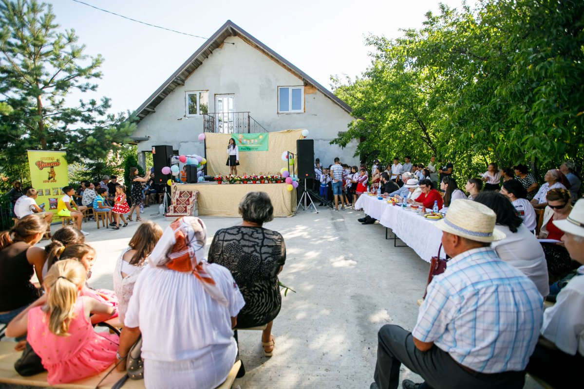Festivalul-concurs „Poezie în glas de copil” din Parohia Dumitreştii Gălăţii 120289